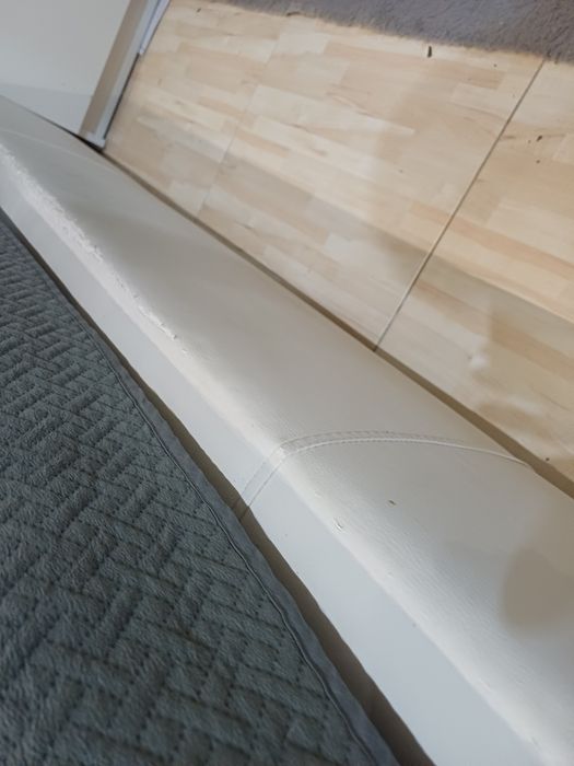 RezerwACJA Łóżko białe tapicerowane