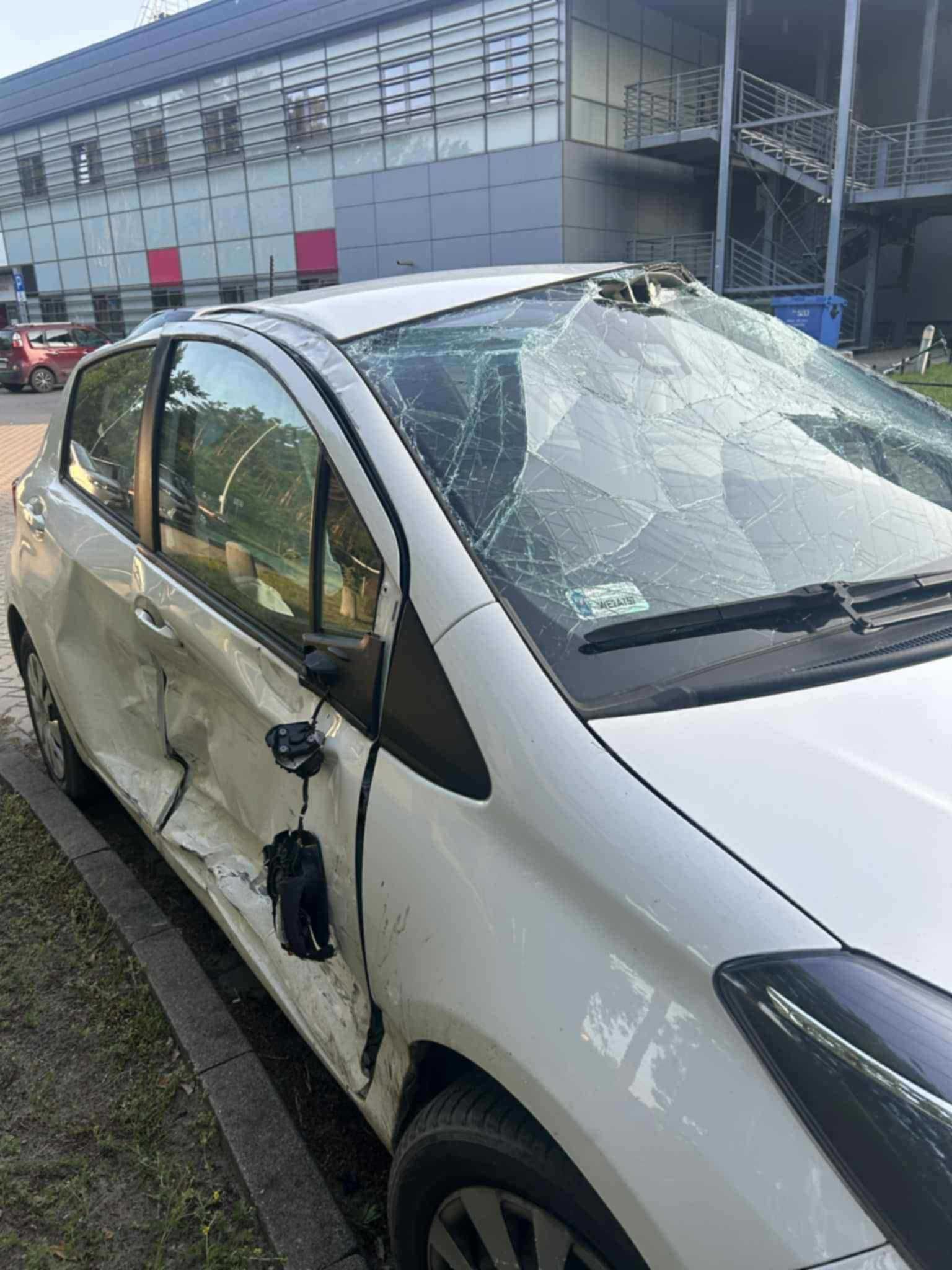 TOYOTA YARIS 2020 1.0 PB po kolizji