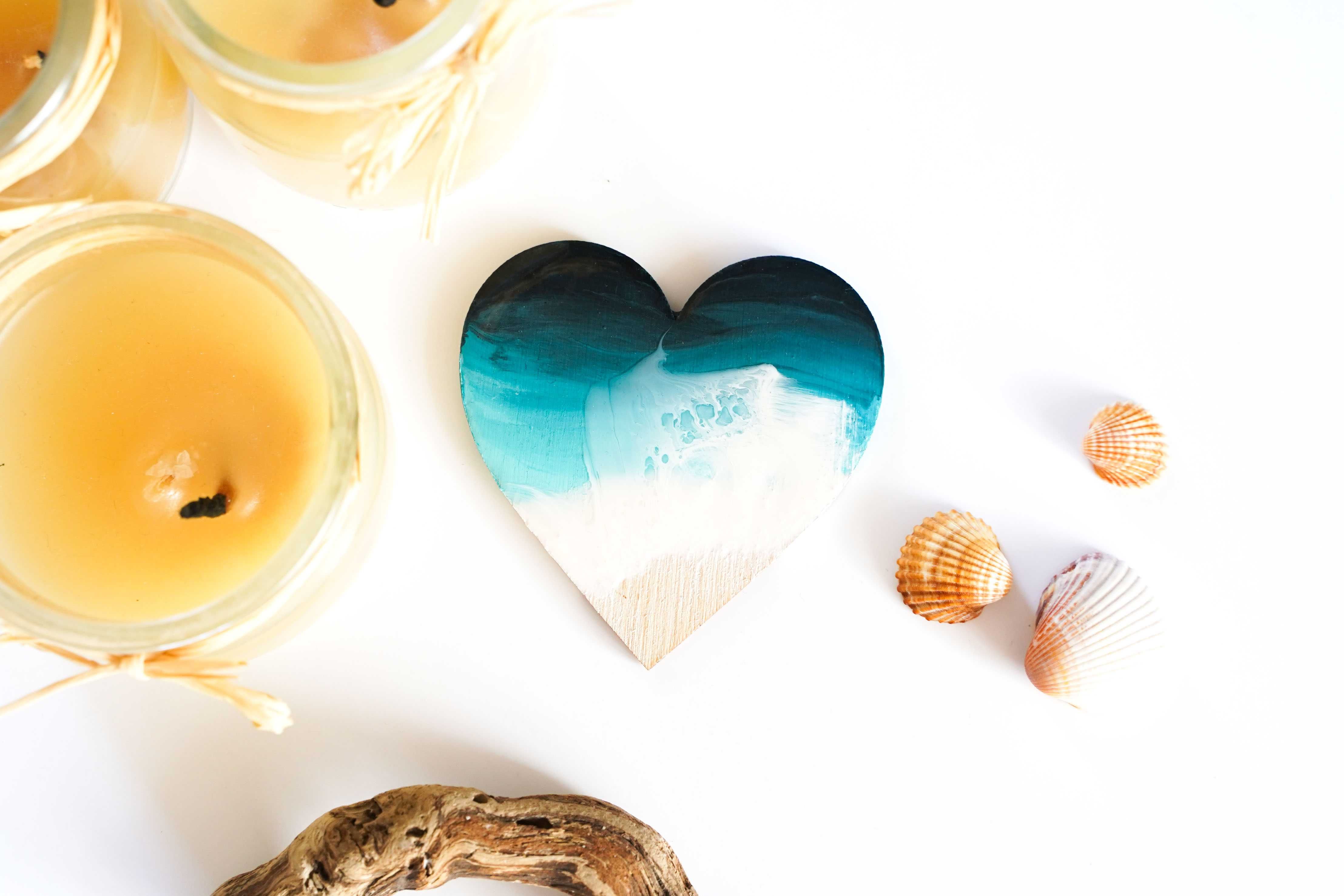 Piękny magnes serce plaża z falami, ręcznie malowany, 7x7 cm handmade