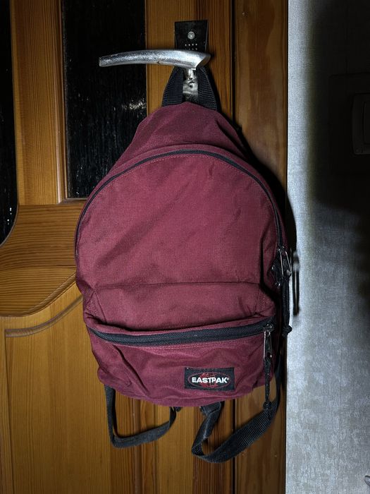 Продам Портфел EASTPAK