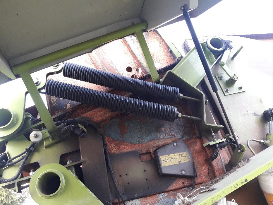 claas Variant 280 260 częśći z prasy rolland osłona rotor podbieracz