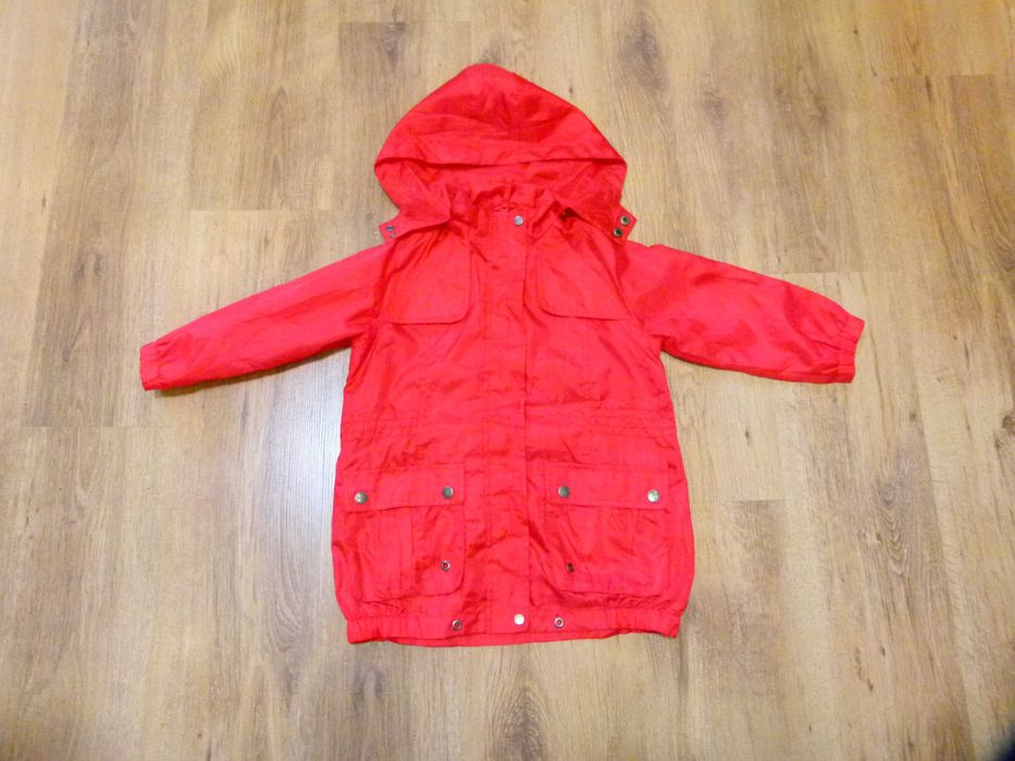 rozm 104 5.10.15 kurtka płaszczyk wiatrówka czerwona z kieszeniami