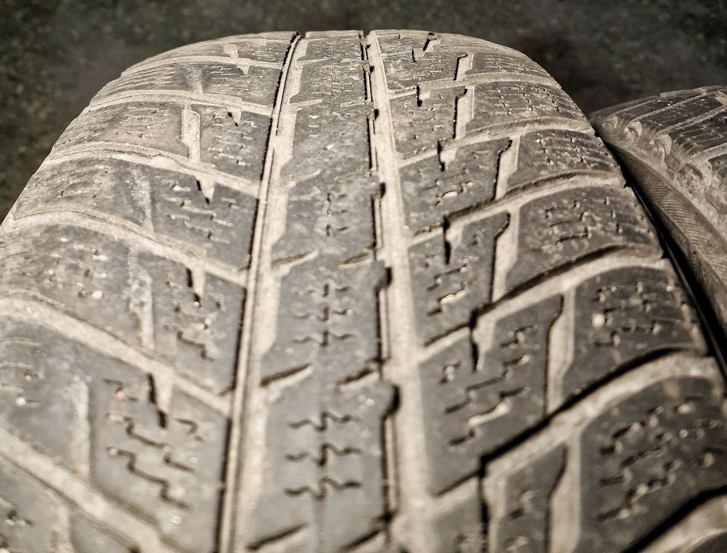 Opony zimowe Nokian WR SUV 3 215/65/16R, przyczepność na śniegu.