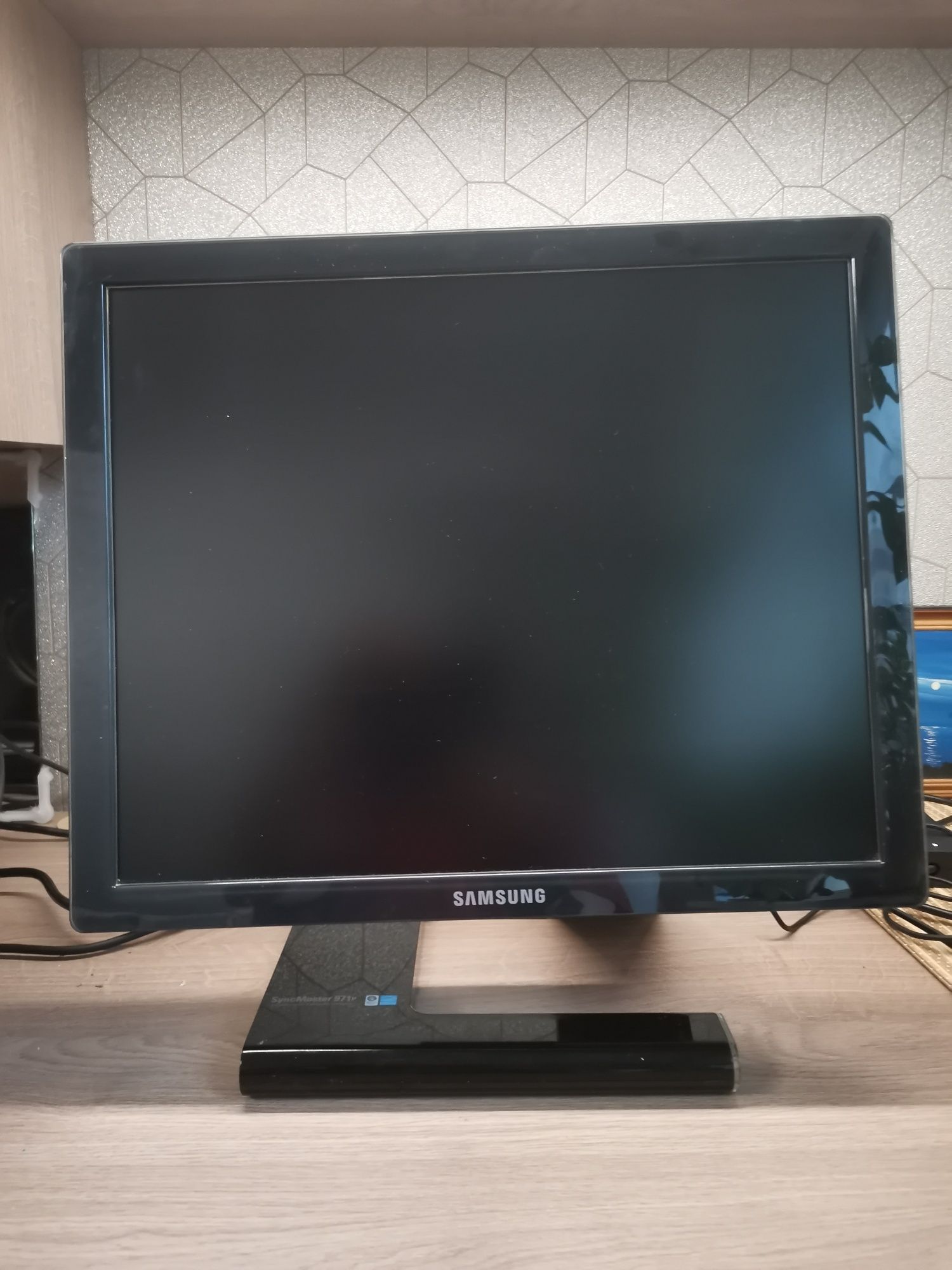 Продам монитор 19" Samsung 971P