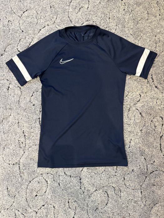 футболка  nike s