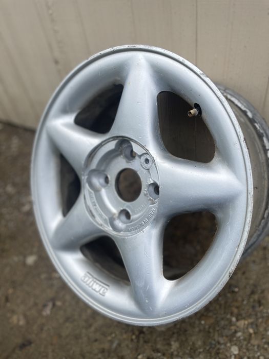 Титани радіусом 15