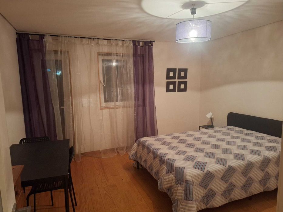 Quarto em Moradia Antas - ambiente calmo