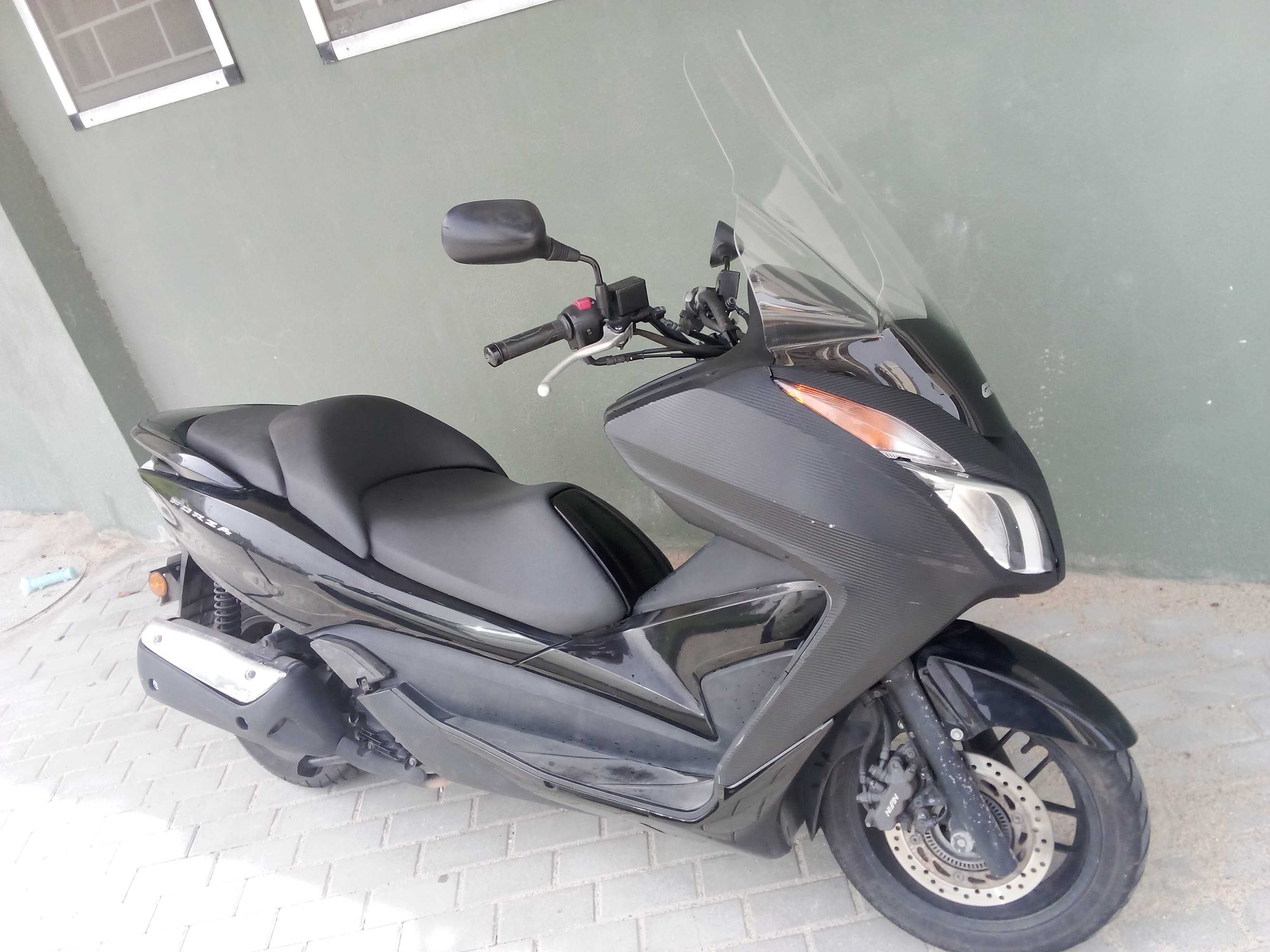 Honda Forza 300 cc