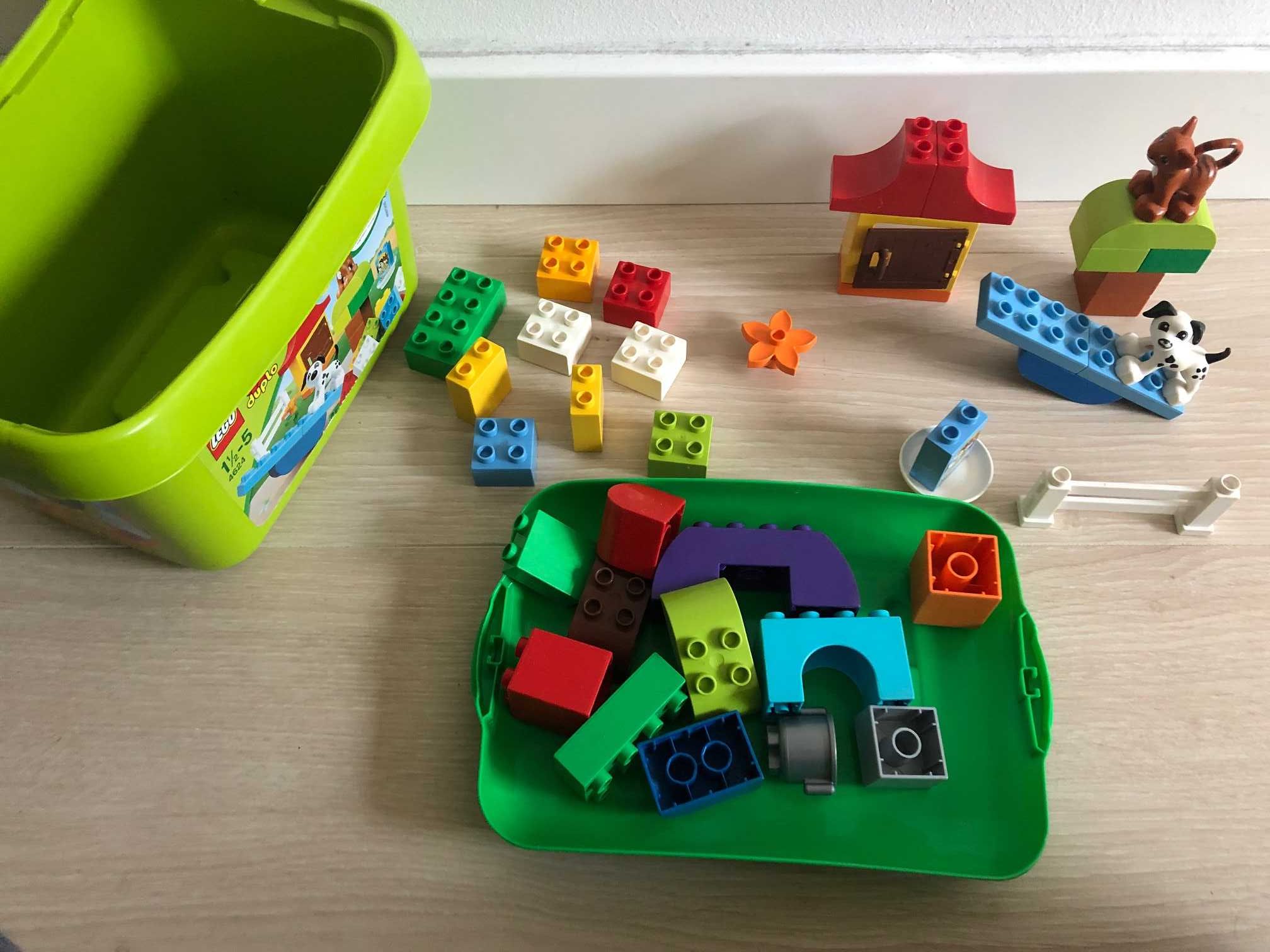 LEGO DUPLO 4624 Zestaw w pudełku plastikowym + dodatkowe klocki gratis