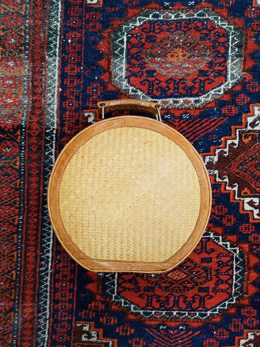Rattanowy kuferek do ręki vintage
