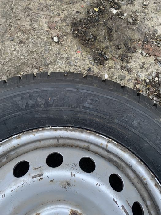 Продам резину на диске на Volkswagen Transporter T5