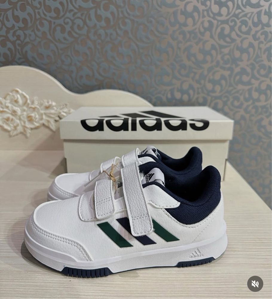 Adidas білі р 28 29 30 31 32 33 34 35 ориігнал