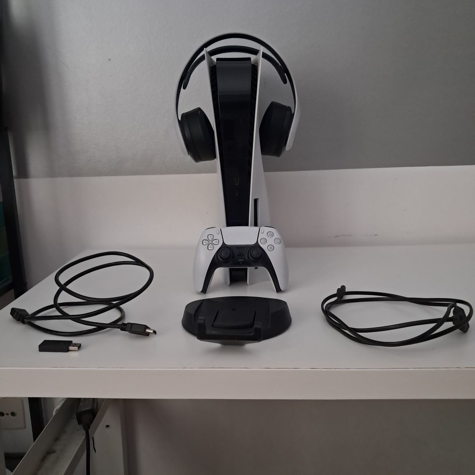 PlayStation 5 Standard Edition 825GB com Comando e Fones
