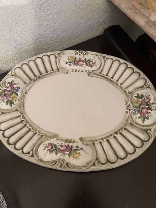 Terrina antiga em porcelana