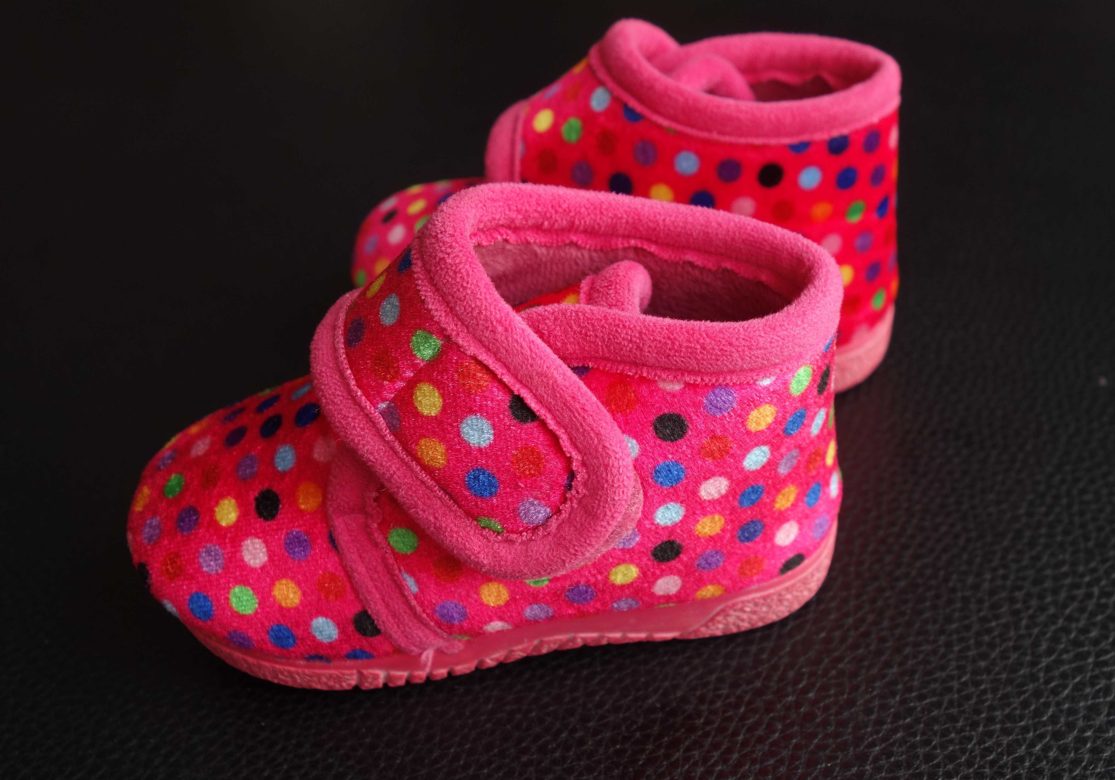 Sapatinhos para Bebé tam. 19 com velcro rosa com bolinhas