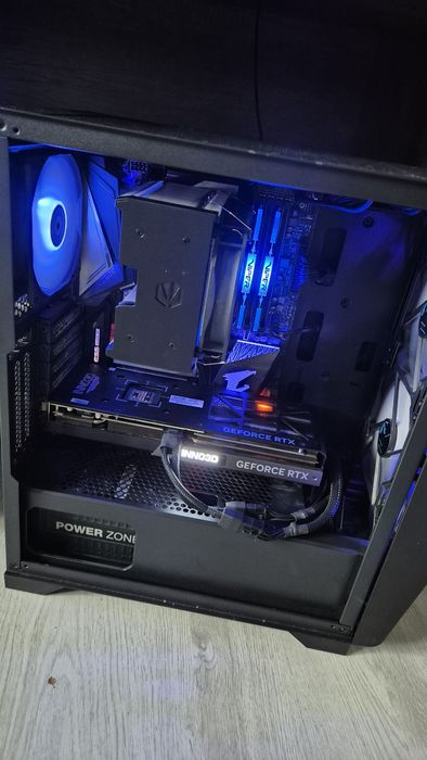 Komputer | karta graficzna 4070 Ti 12 GB | procesor Intel i7 8700k