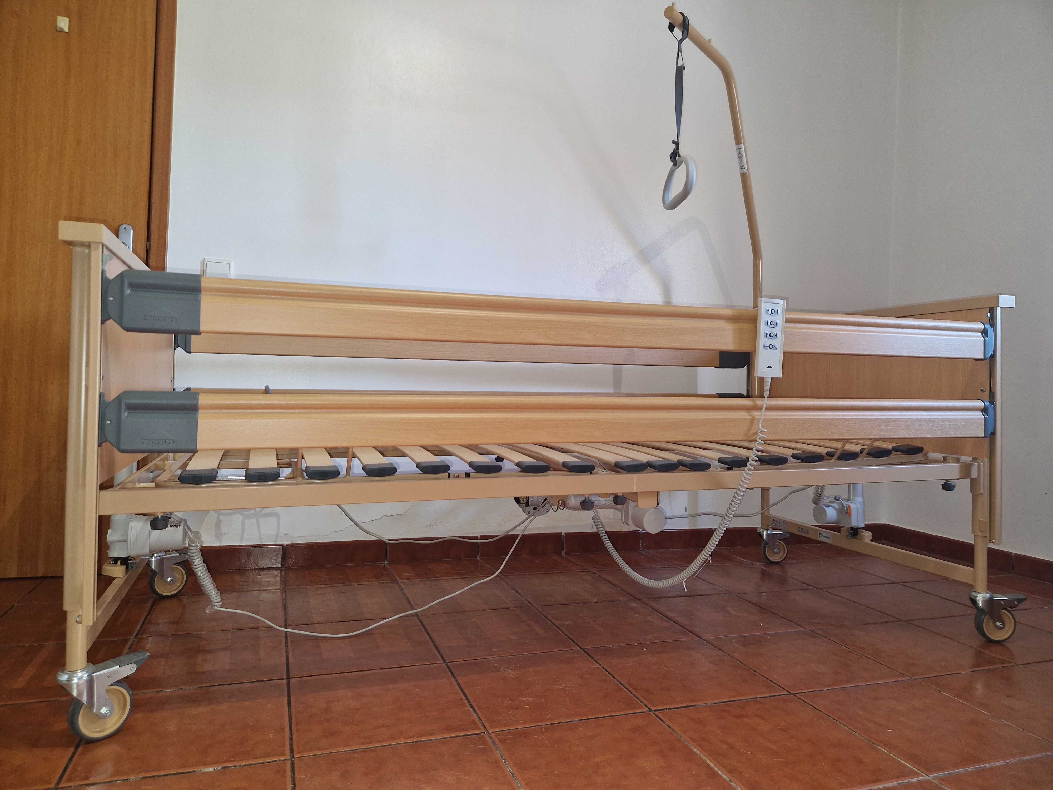 Cama articulada elétrica com colchão anti-escaras. Como nova.