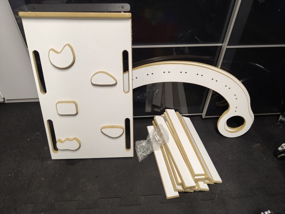 Drewniany bujak, zjeżdżalnia