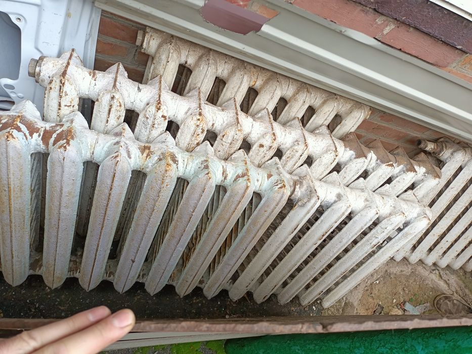 Продам чугунні батареї