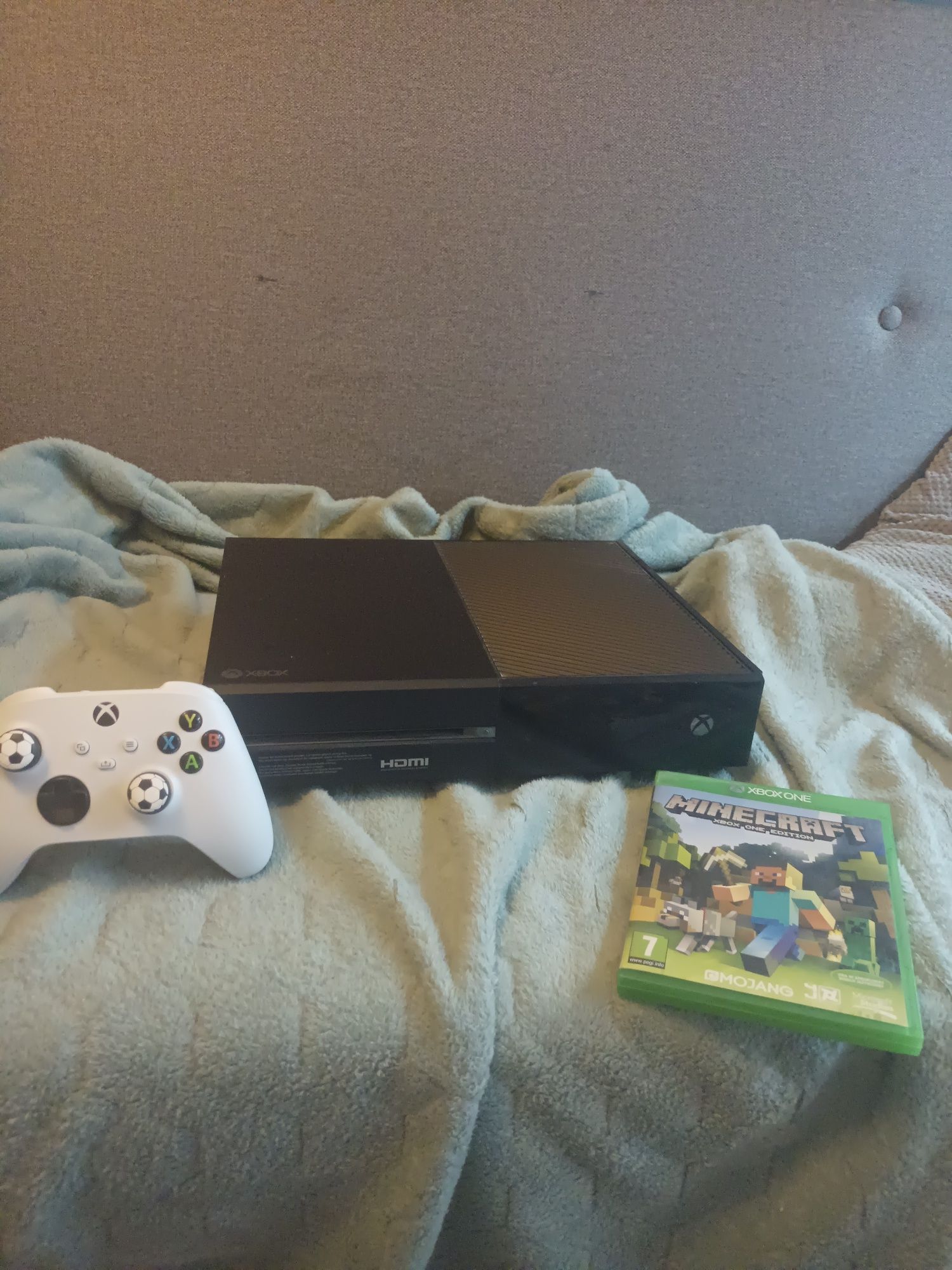 Konsola Xbox One + Pad + gra Minecraft
