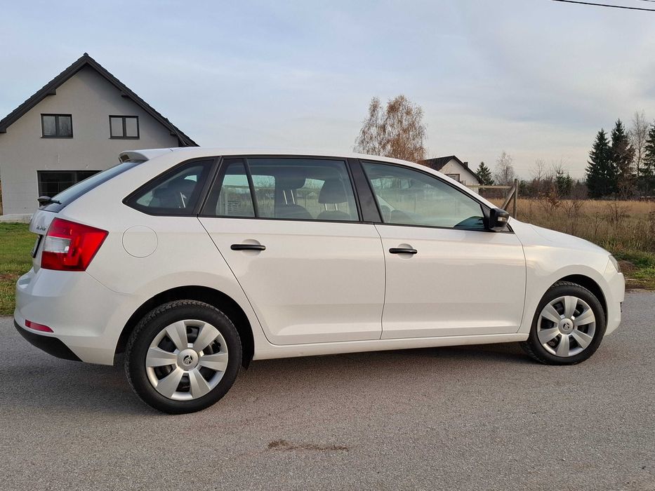 1.4 TDI_2015_Rapisd_Utrzymana_Do jazdy_4.5L na 100km