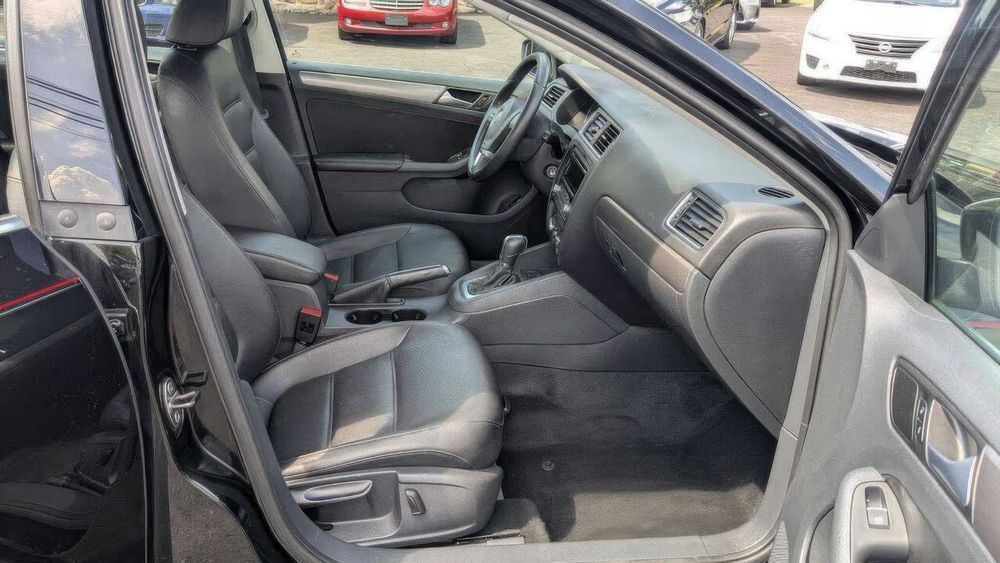 Volkswagen Jetta      2014