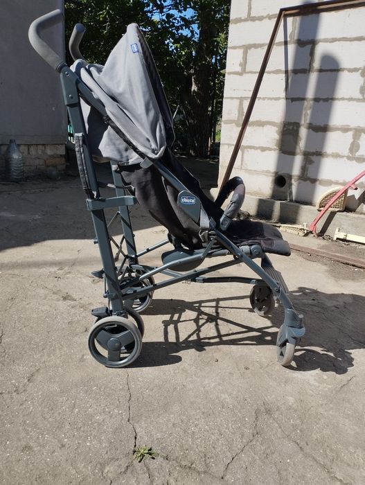 Прогулянкова коляска chicco