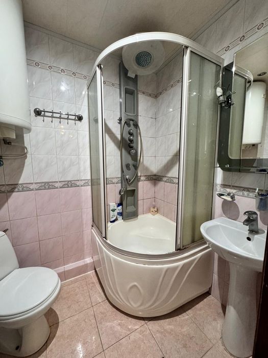 Продам трёхкомнатную квартиру студию.