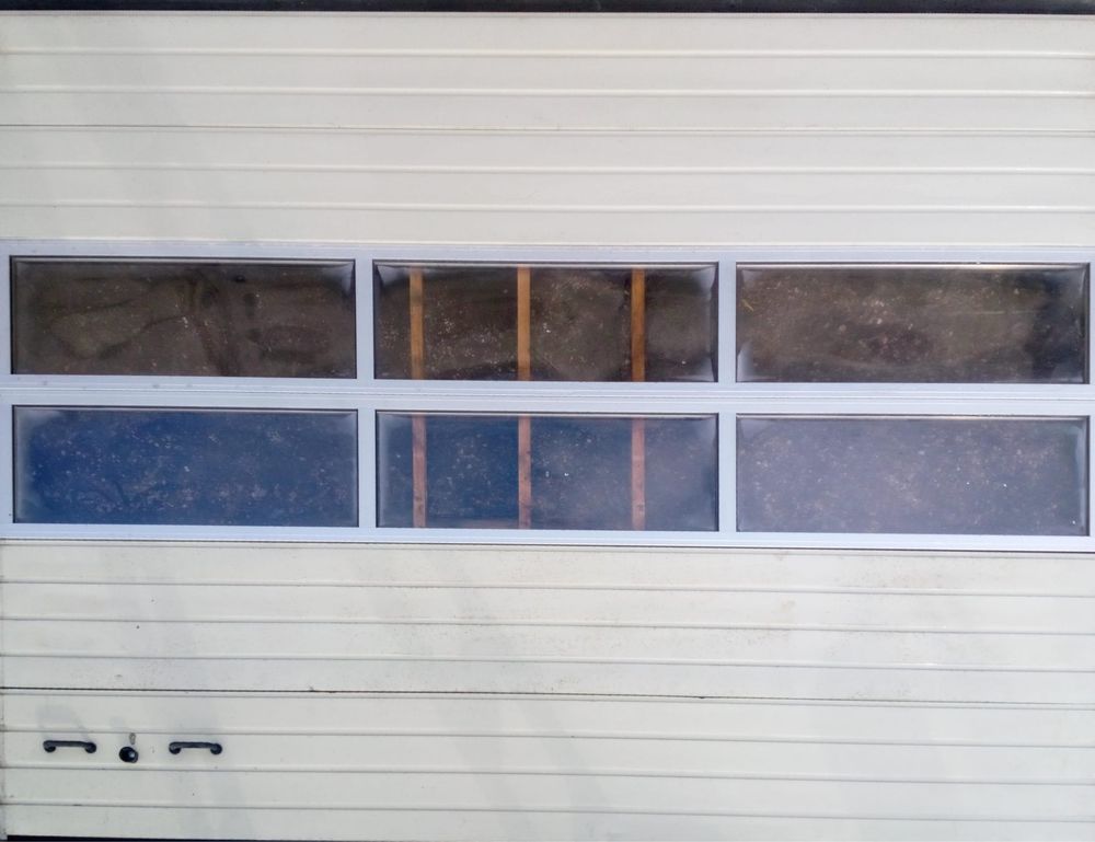 Brama segmentowa 350x280 wys Hormann dwa przeszklenia opcja naped ele