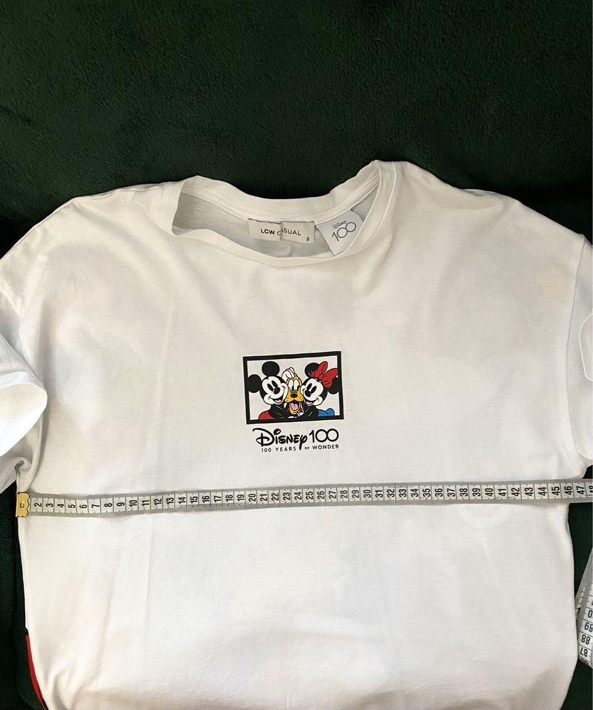 Футболка жіноча Disney  з принтованою спиною.