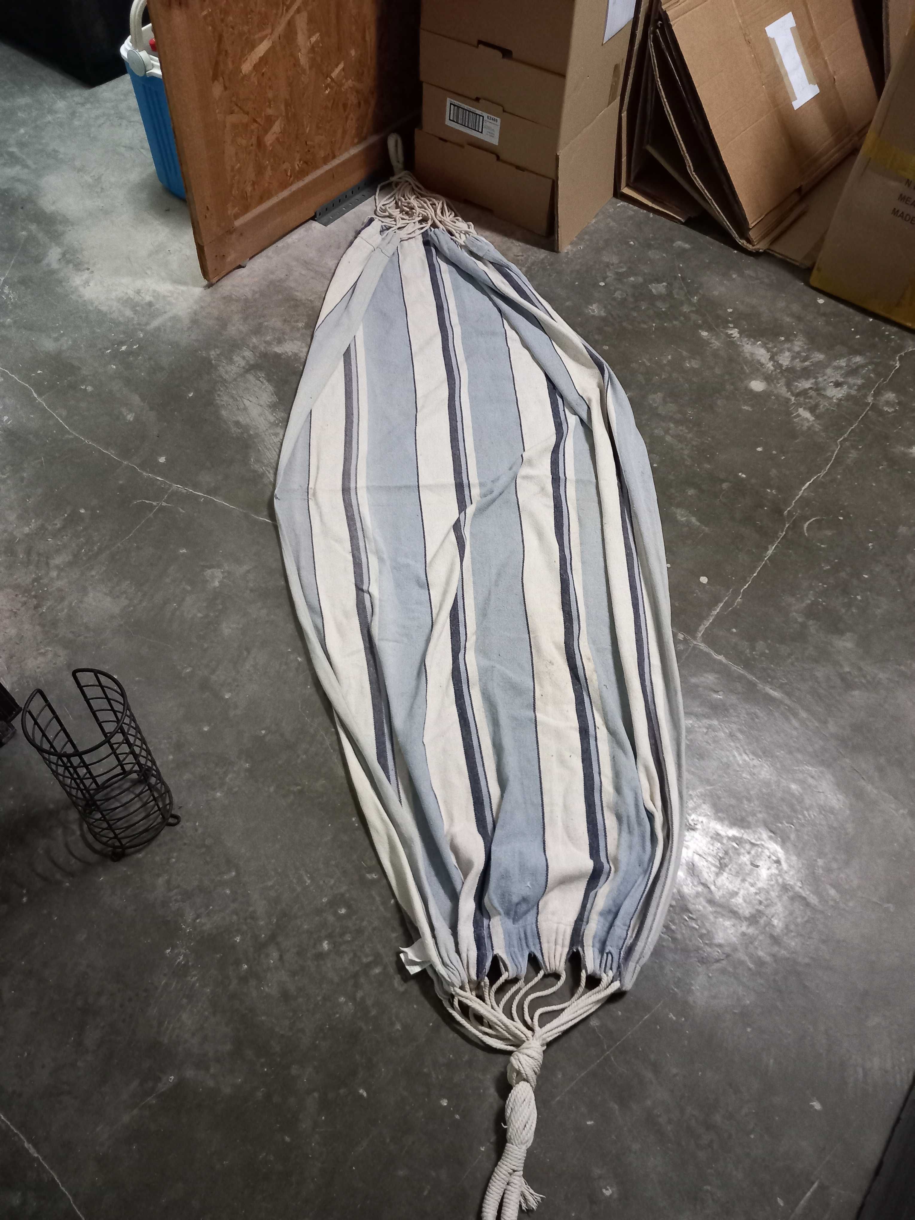 Cama de árvore em tecido