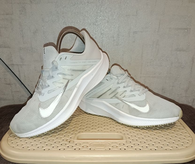 Кросівки фірми Nike 40 розміру