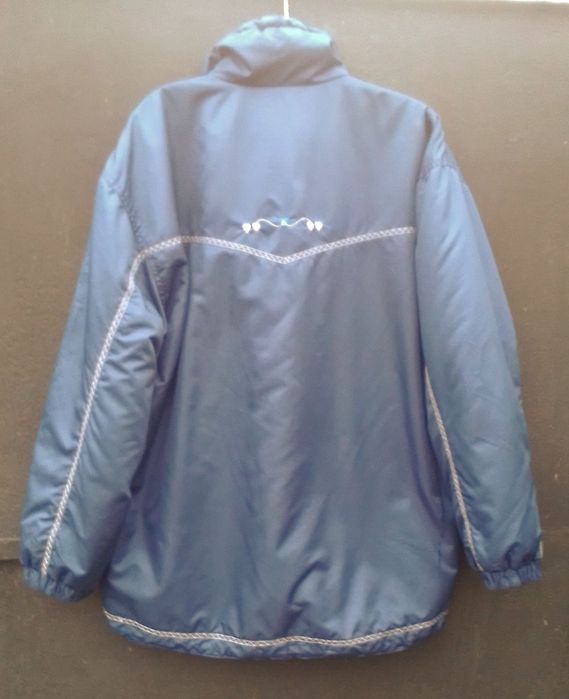 Продам куртку анорак без застібки .