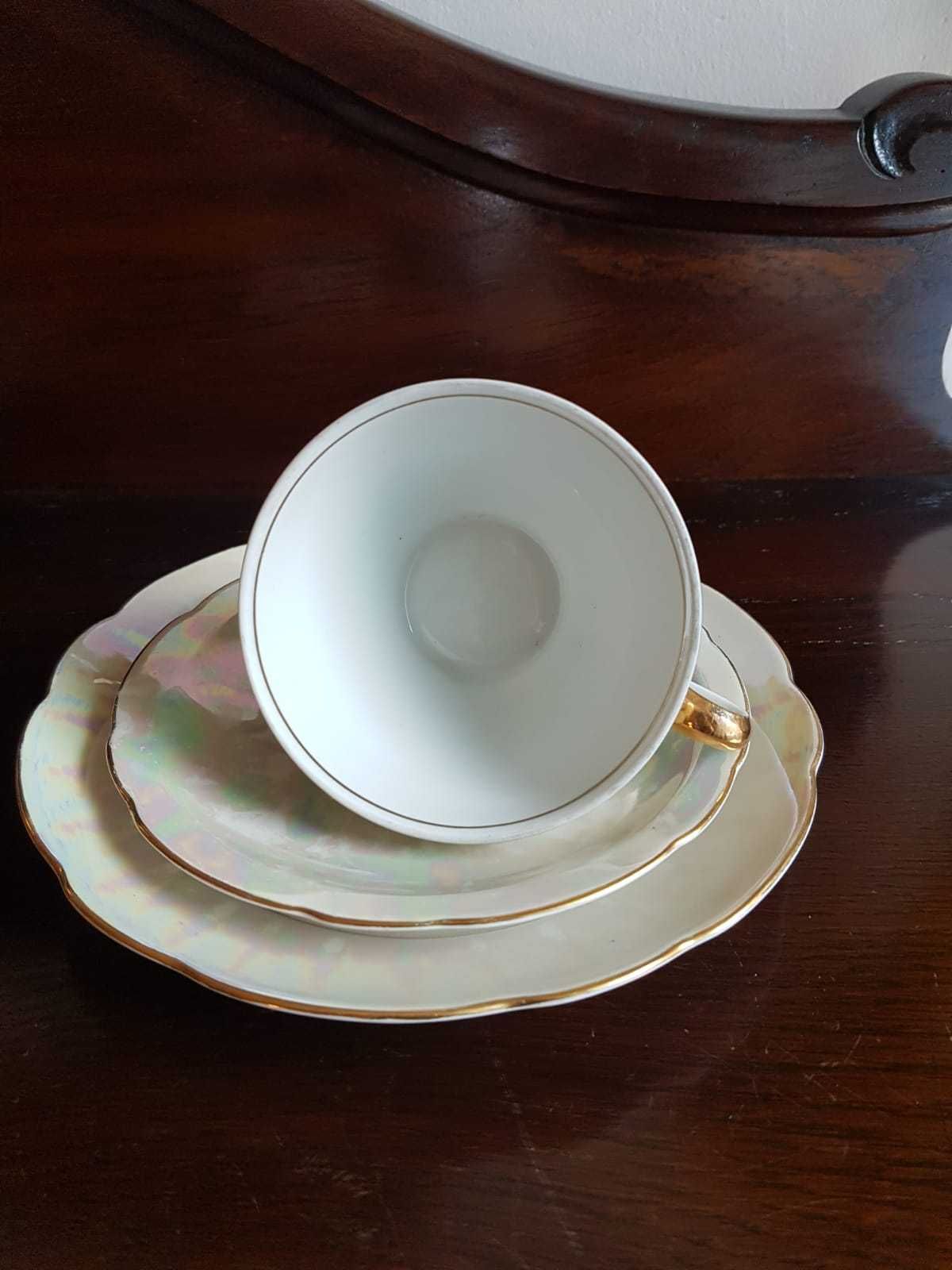Stara porcelanowa filiżanka Ćmielów