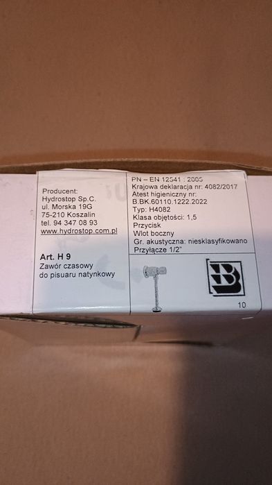Zawór czasowy do pisuaru.