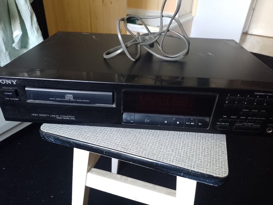 Odtwarzacz CD Sony CDP-211