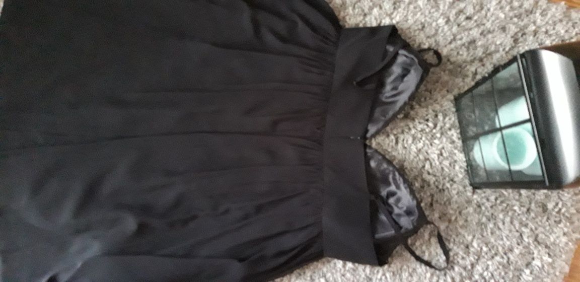Elegancka sukienka w idealnym stanie