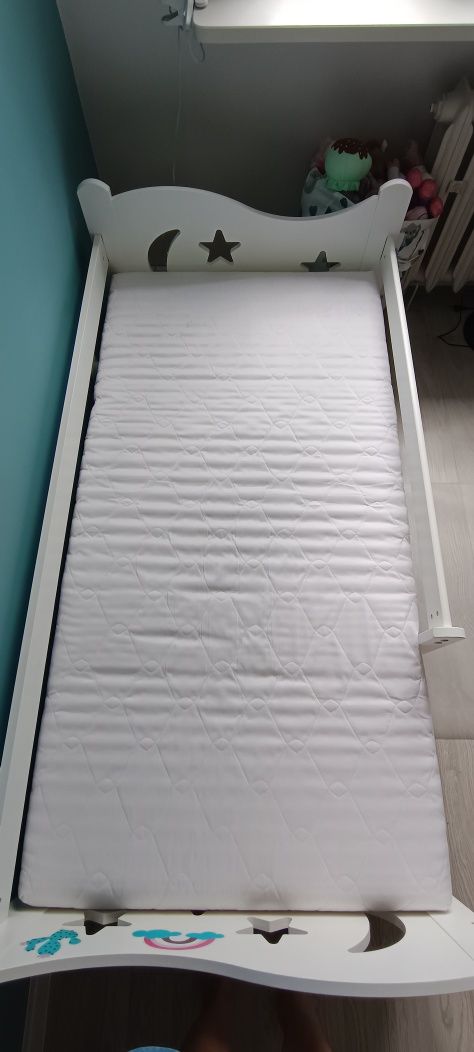 Łóżko dziecięce oraz materac 160x80