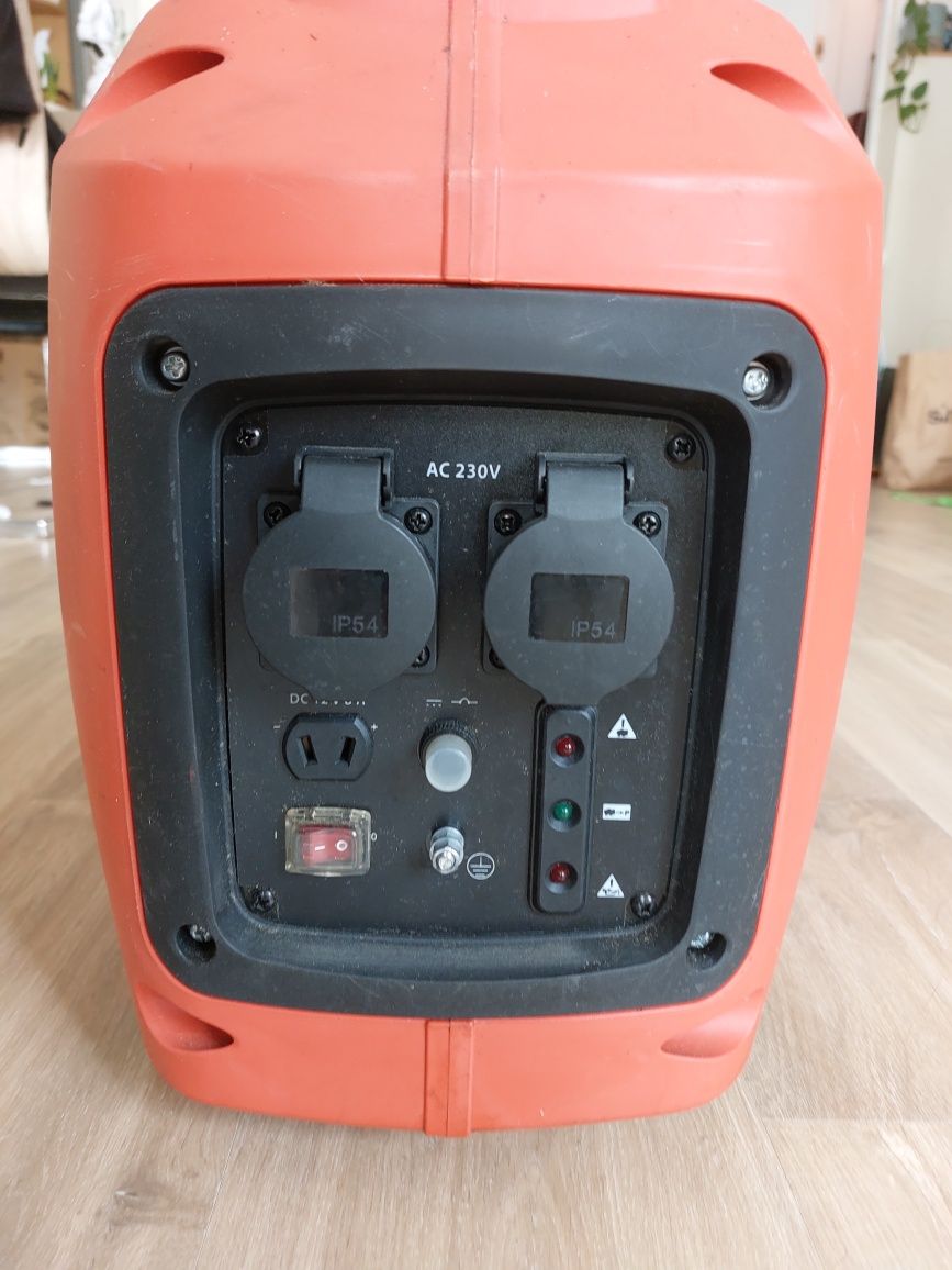 Agregat prądotwórczy - Generator Black&Decker 2000i 2kW