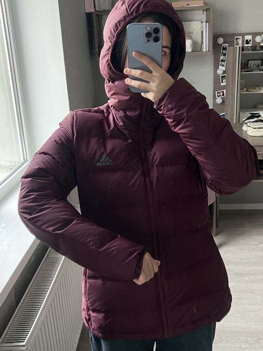 Куртка адідас колір бургунді