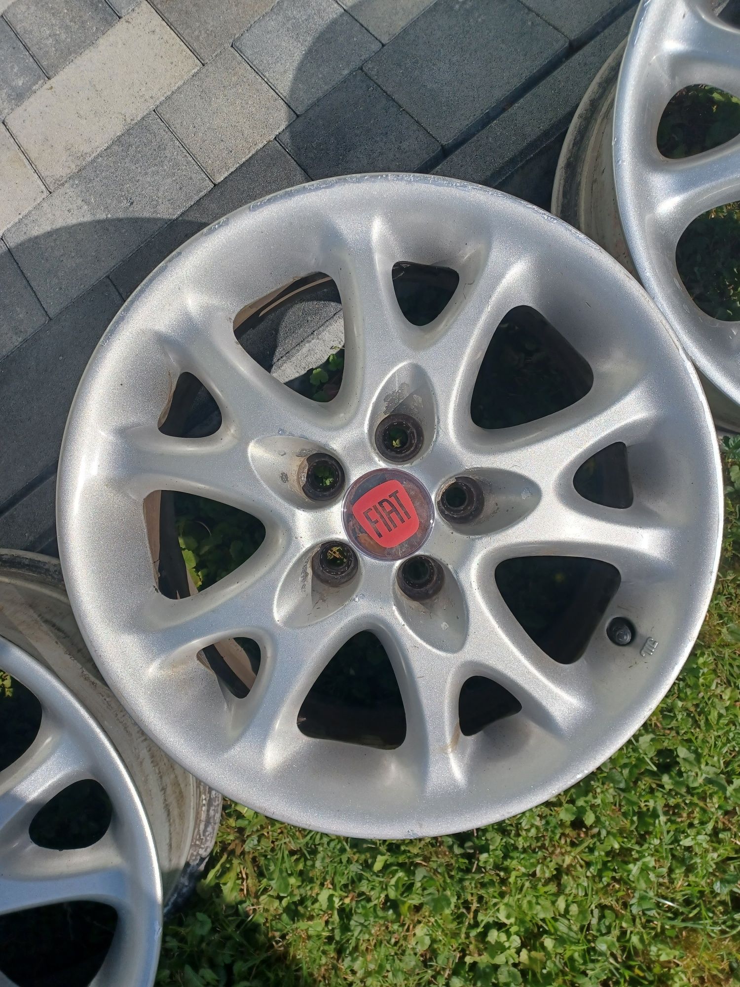 Fiat Doblo 2 tipo 2  500L  felgi aluminiowe alufelgi r15 5x98 italy