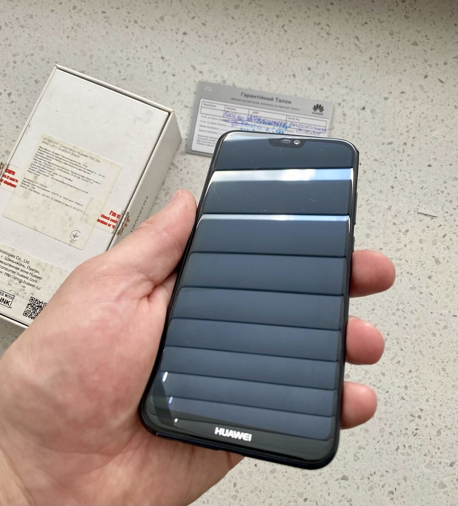 Телефон Huawei p20 lite