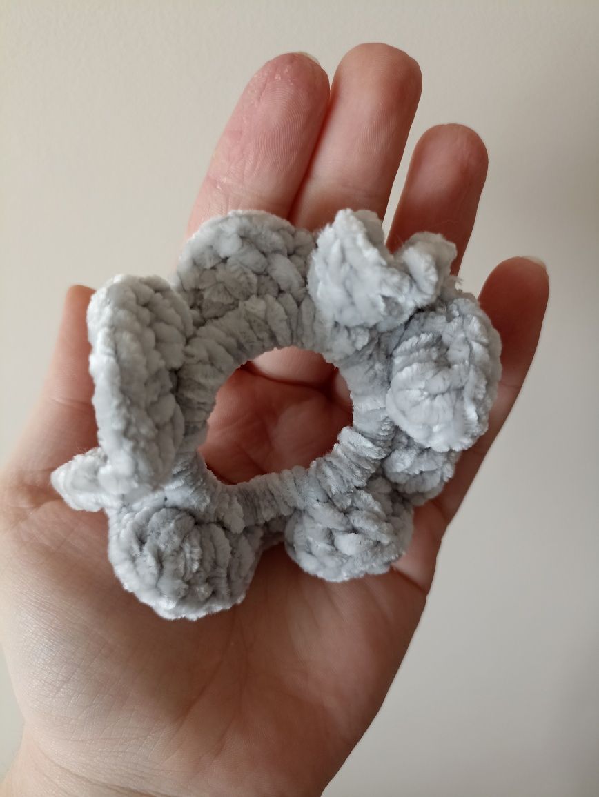 Zestaw brelok i gumka scrunchie