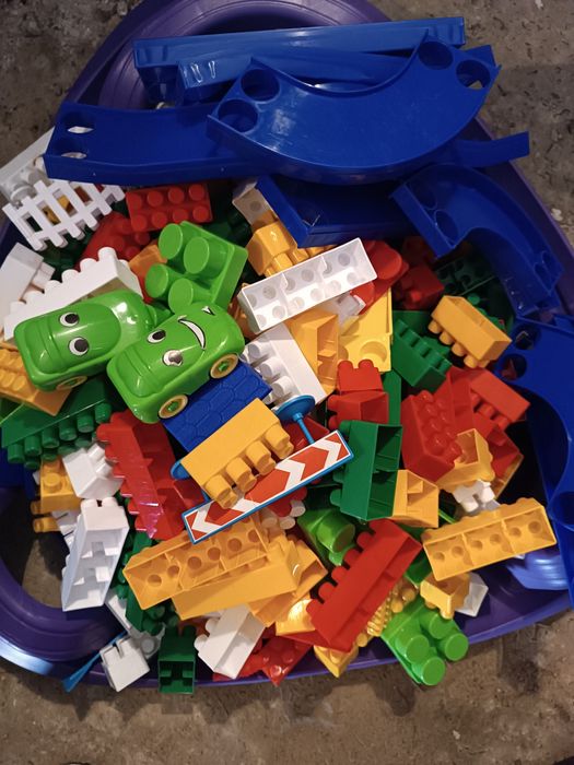 Конструктор Оріон 350 деталей з дорогою будинком, знаками та машинками