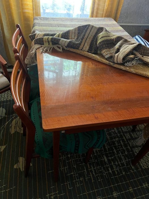 Крісло з натурального горіху вінтажне