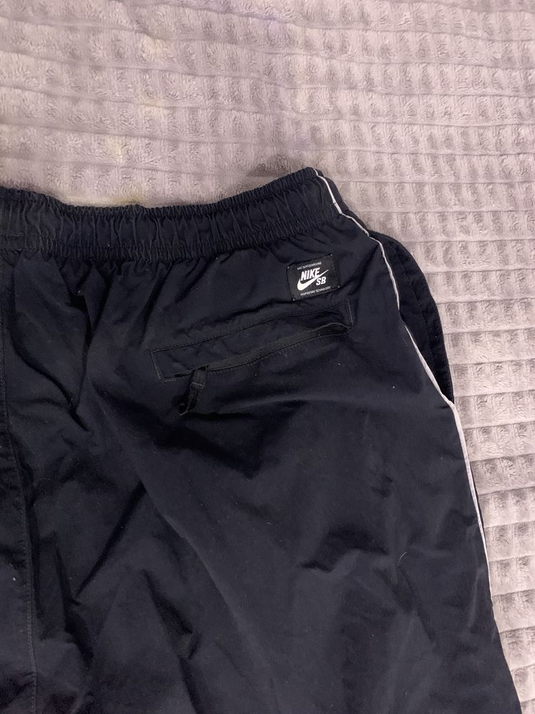 Штани Nike SB Swoosh Track Pants