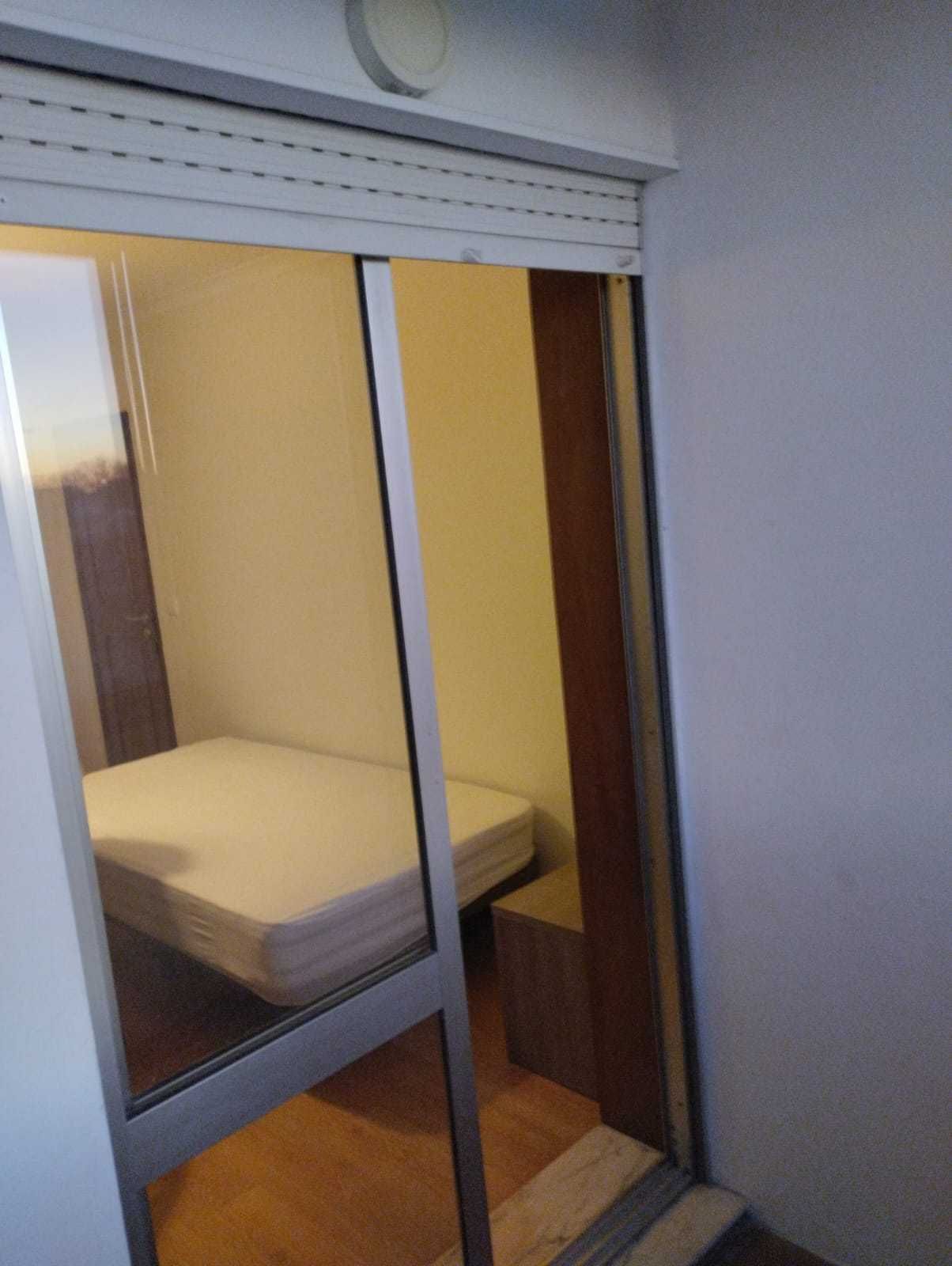 Quarto individual  Rua de Costa Cabral