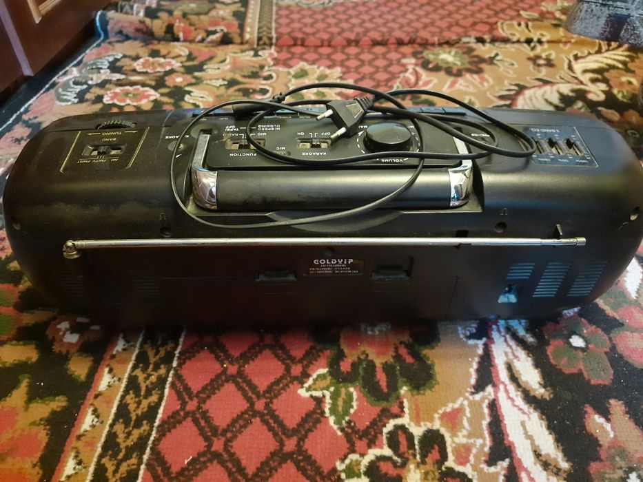 Магнитофон с радио