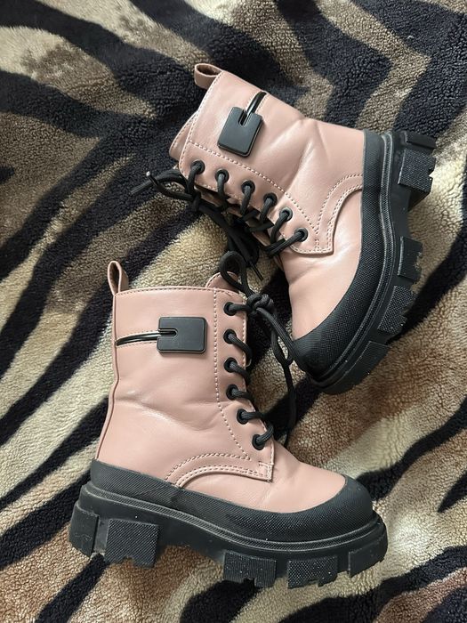 Зимові черевики для дівчинки