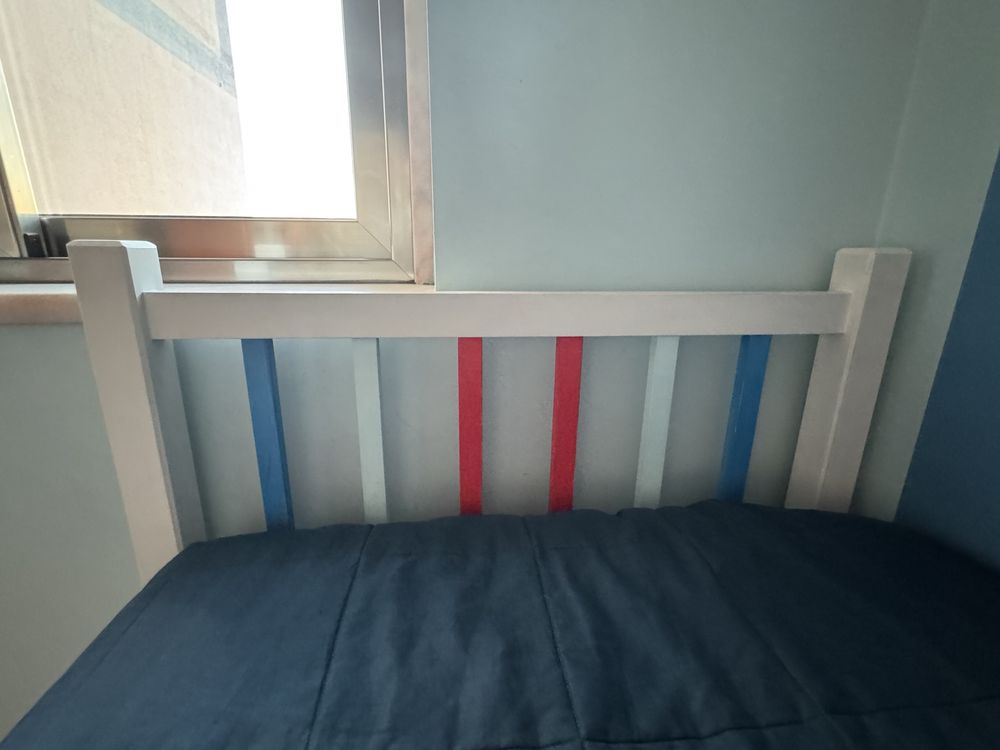 Quarto criança colorido - cama individual de madeira pintada, dupla